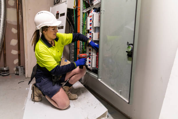 Best Emergency Electrical Repair  in Le Sueur, MN